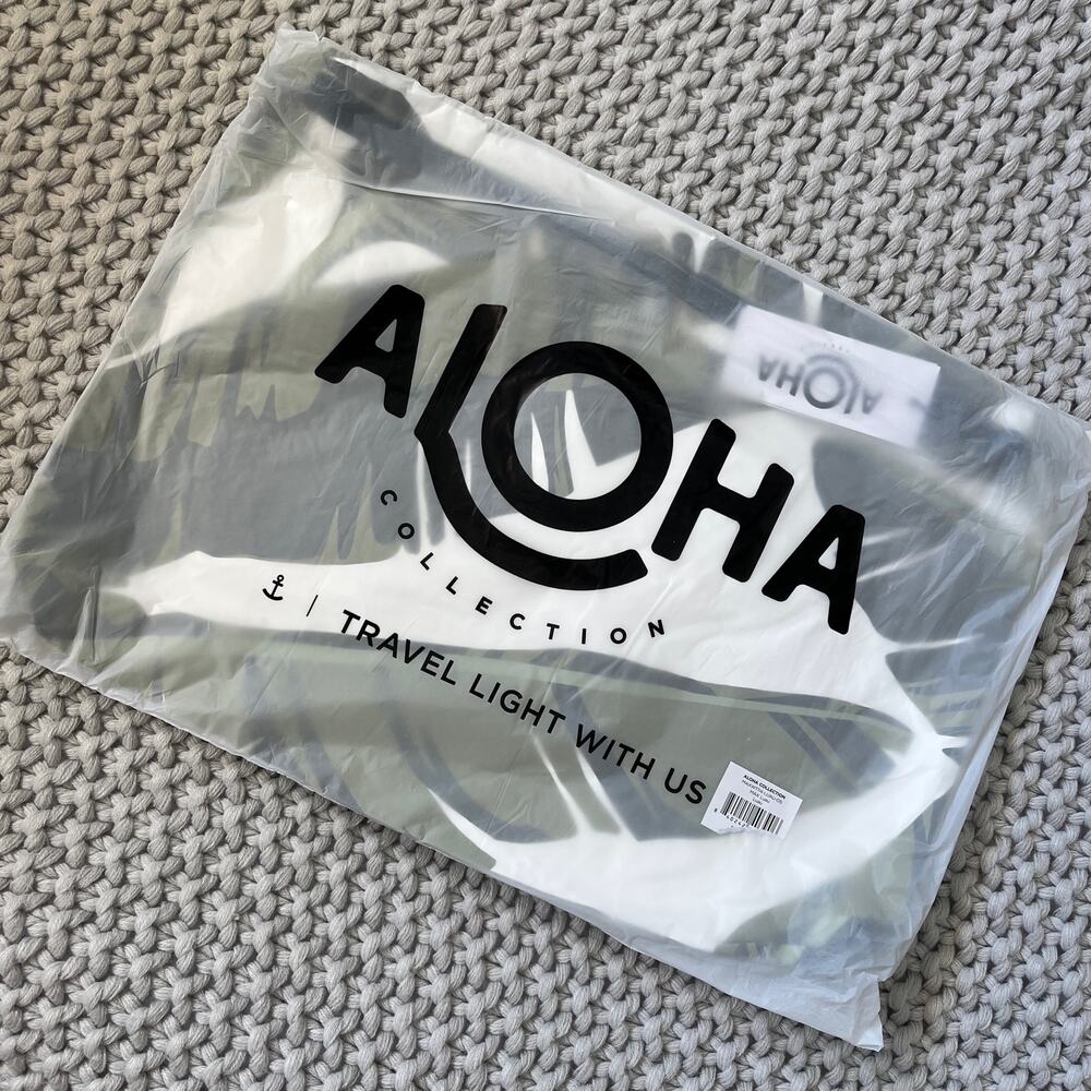 Aloha Collection• Max Luau Pouch - Picture 2 of 9